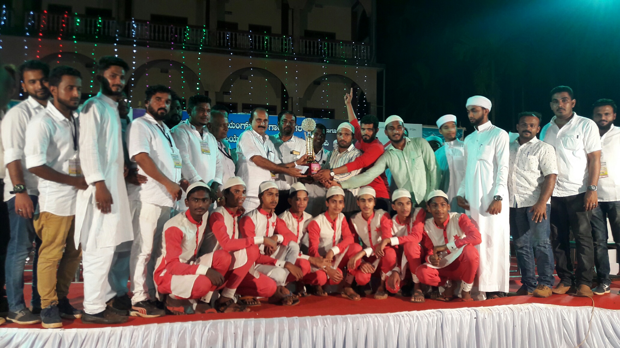 ಸುಳ್ಯ ದಫ್ ಸ್ಪರ್ಧೆ : ಪರ್ಲಡ್ಕ ತಂಡಕ್ಕೆ ಪ್ರಶಸ್ತಿ